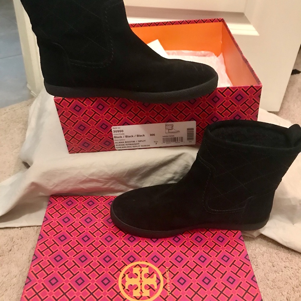 Tory Burch Alana Bootie Black Suede Shearling